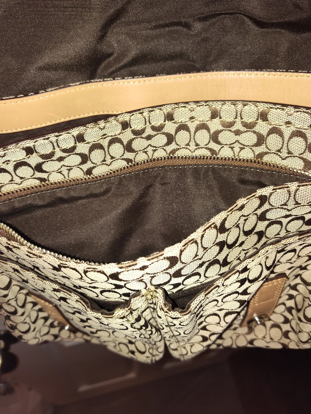 Coach classic signature